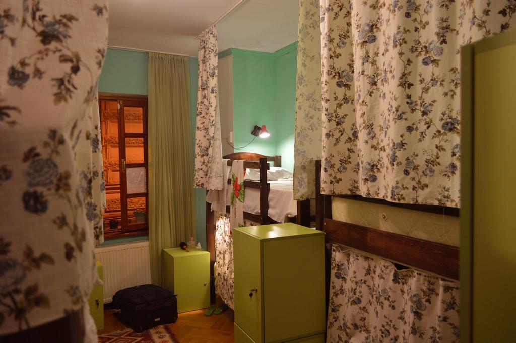 Patio Hostel Tbilisi Buitenkant foto