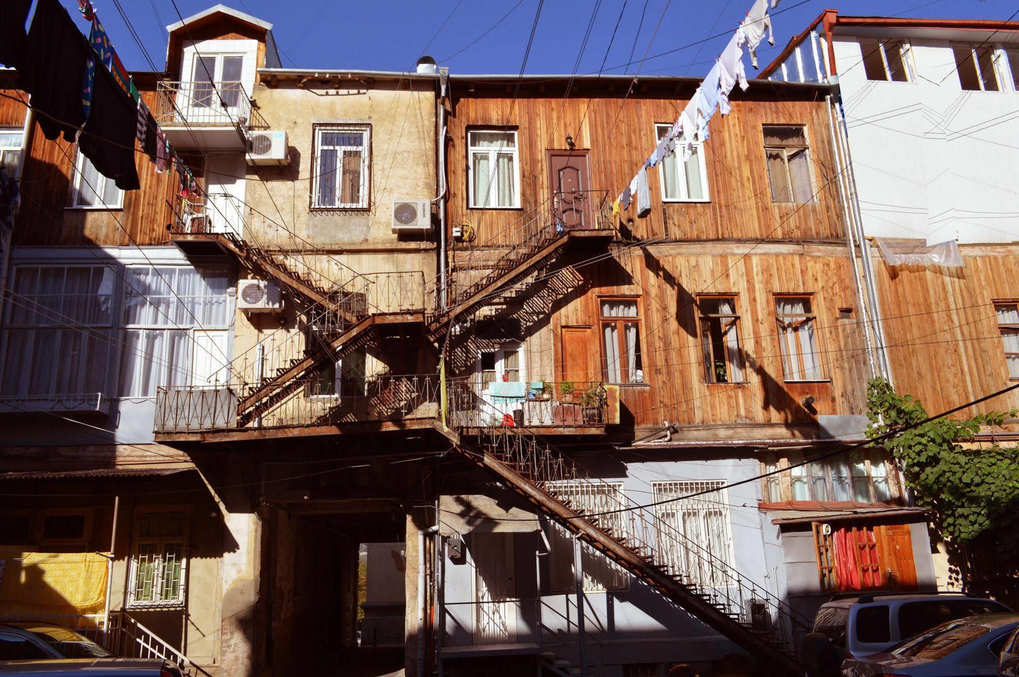 Patio Hostel Tbilisi Buitenkant foto