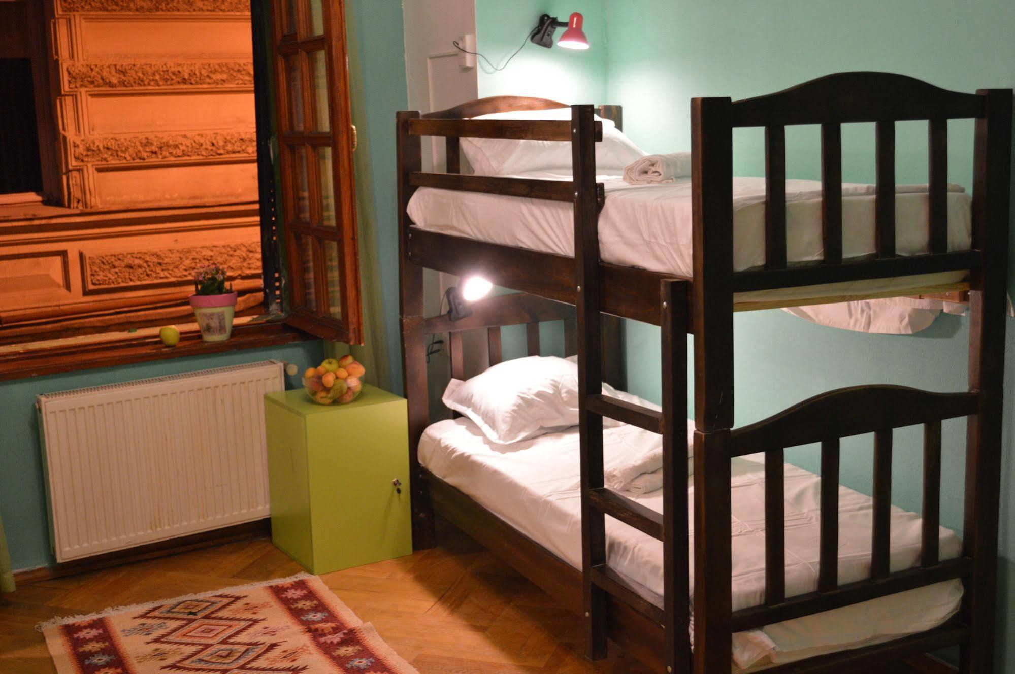 Patio Hostel Tbilisi Buitenkant foto