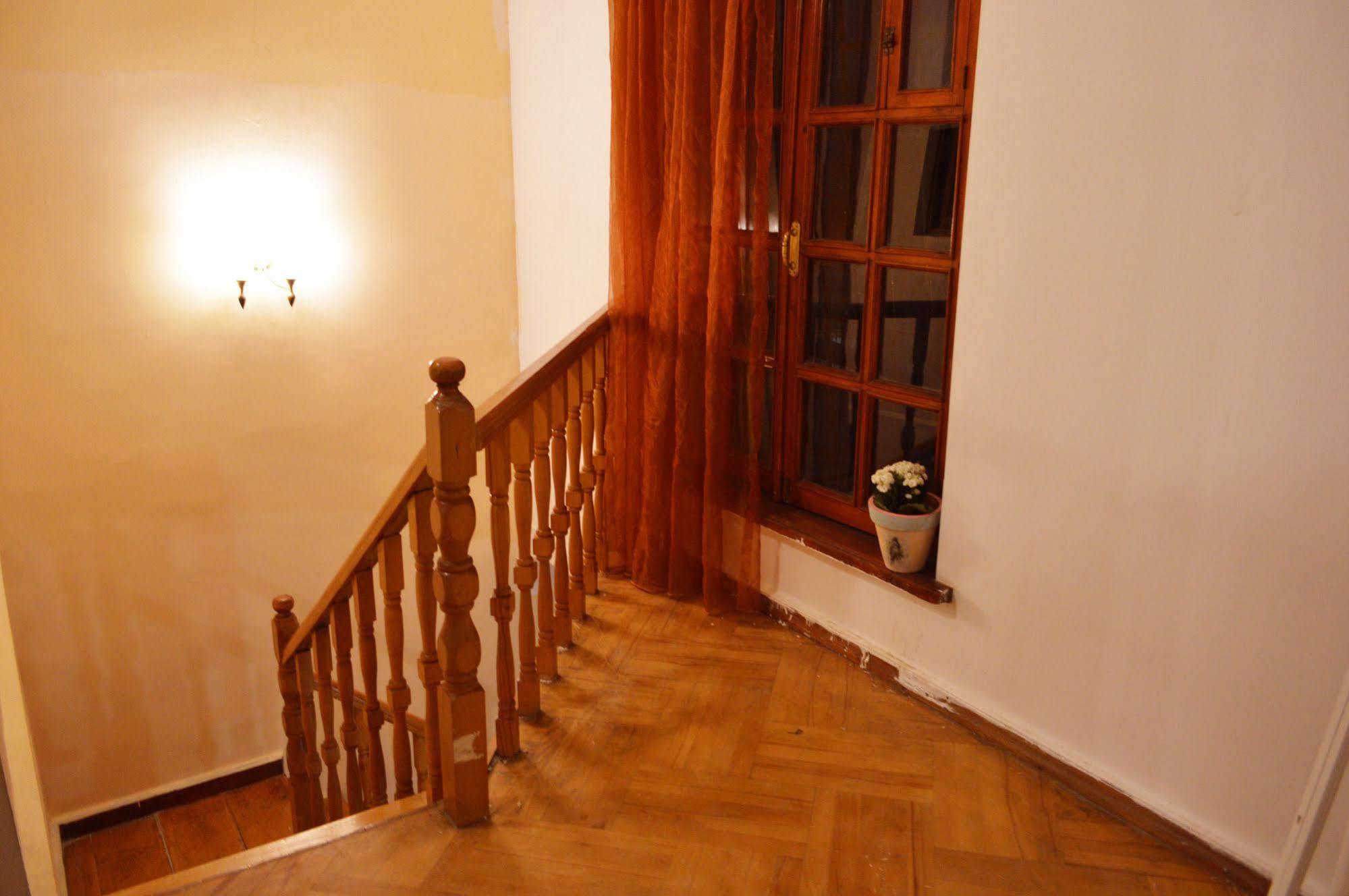 Patio Hostel Tbilisi Buitenkant foto