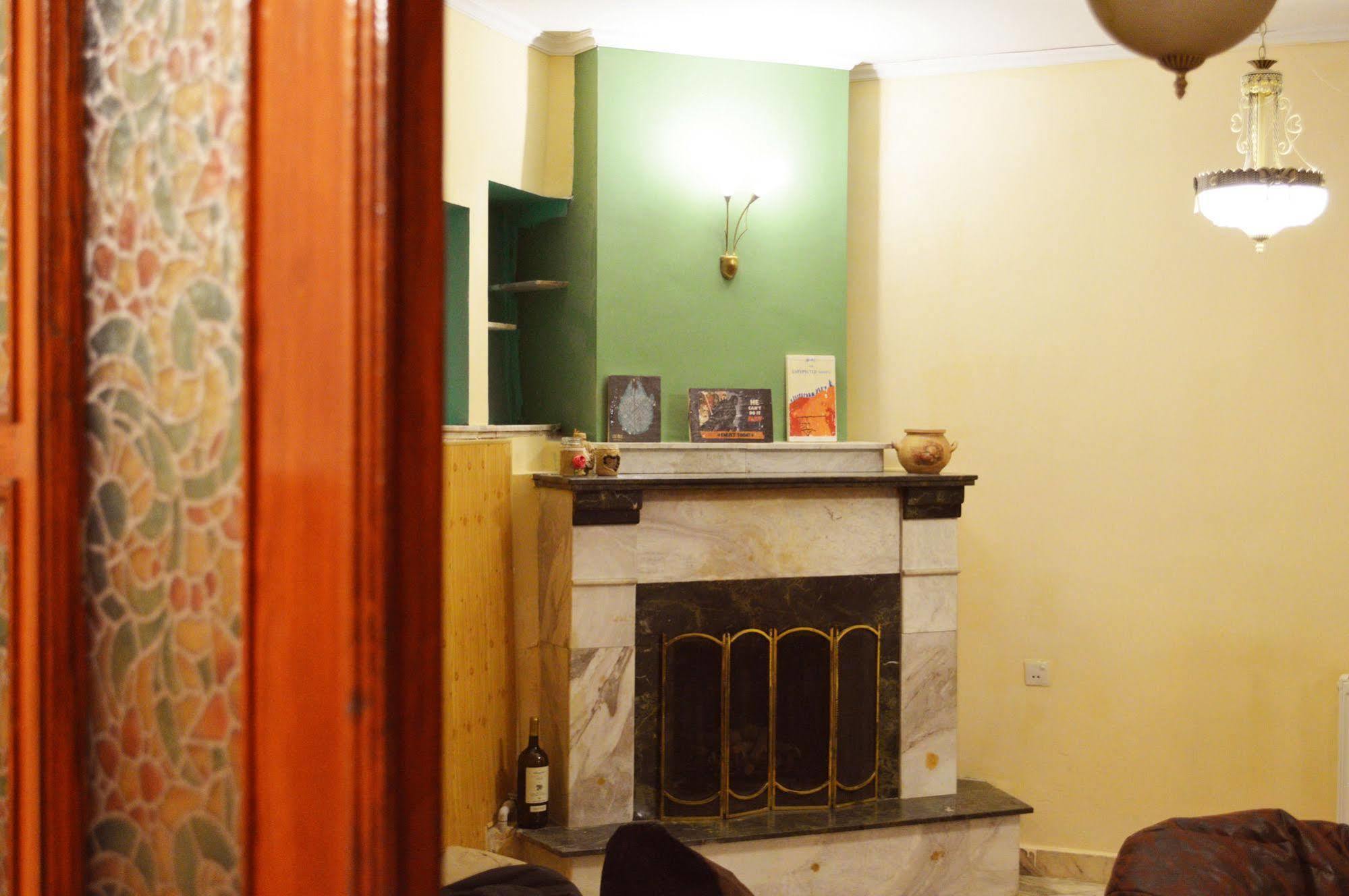 Patio Hostel Tbilisi Buitenkant foto